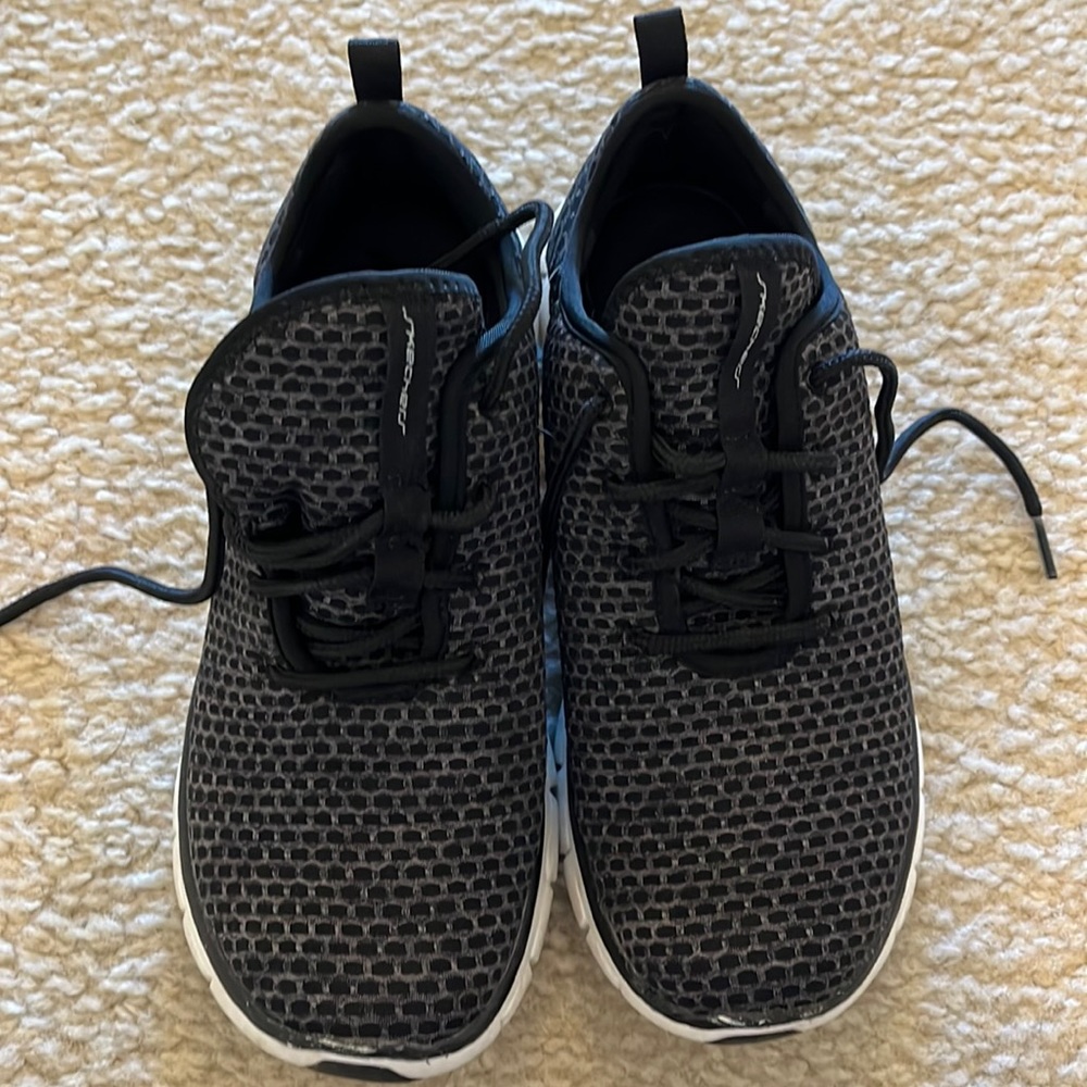 Sketchers wide fit memory foam shoes